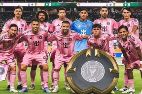 包含清晨足总杯传出新动向，巴黎圣日耳曼遗憾出局，管理层表态——媒体盛赞，细节决定成败的词条